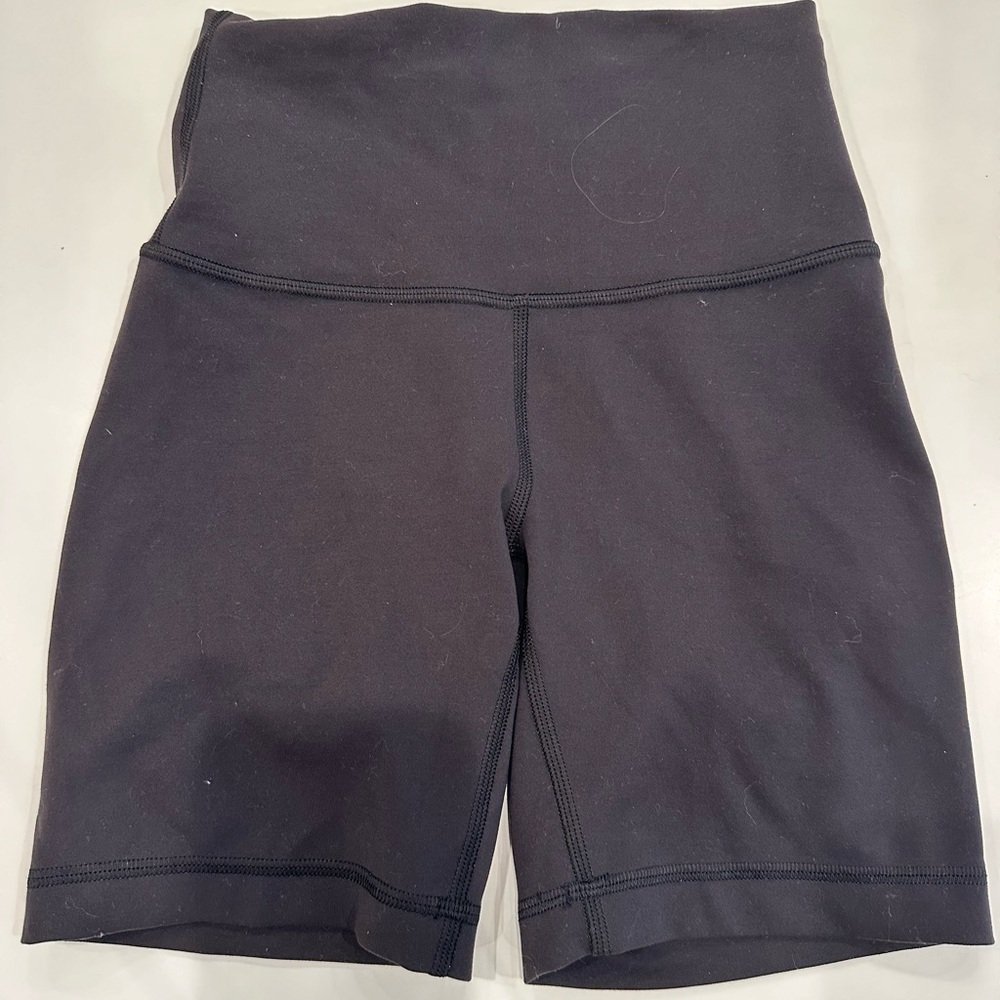 Black Lululemon bike shorts. Size 2, 6 inch